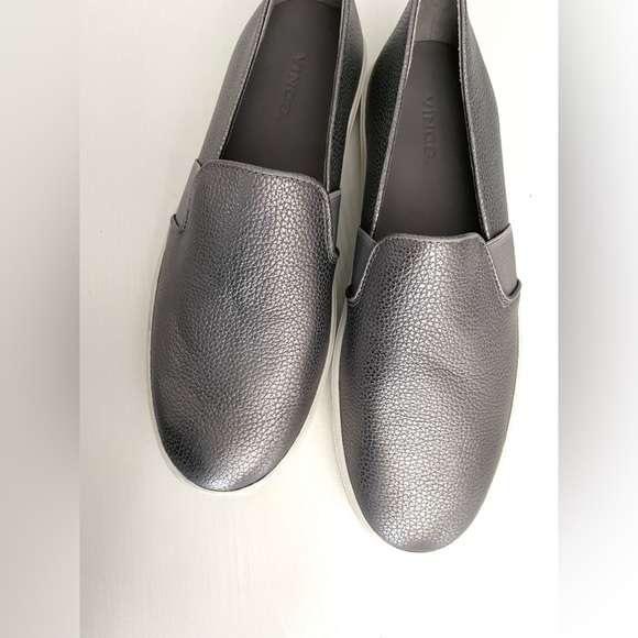 $195 VINCE BLAIR LEATHER WOMEN SLIP ON SNEAKER gunmetal metallic silver 8.5 - Picture 5 of 11